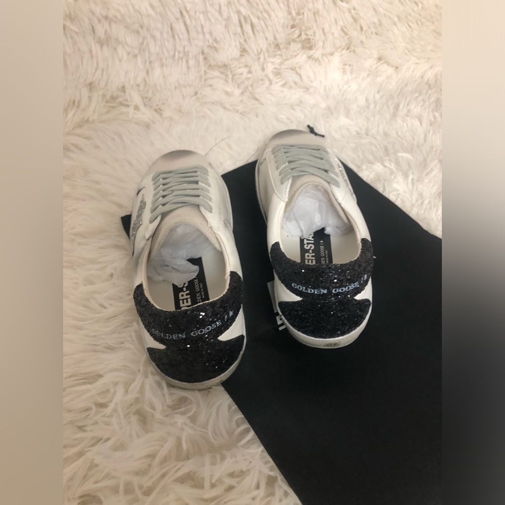 Golden Goose Women's Sneakers - Picture 3 of 7